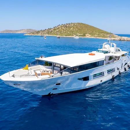 Botel Yalikavak Matilda Mega Yacth