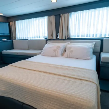 Yalikavak Matilda Mega Yacth Hotel na wodzie *