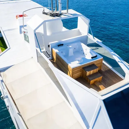 Botel Yalikavak Matilda Mega Yacth Bodrum